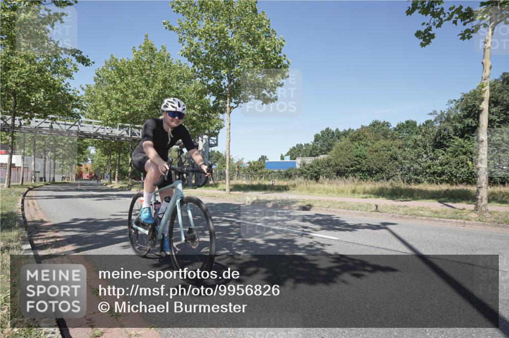09.08.2026 - GEWOBA Citytriathlon Bremen Michael Burmester http://msf.ph/oto/9956826 09.08.2026 12:53:10 Radfahren 555, 600, 604, 748, 855, 920, 921, 1129 meine-sportfotos.de