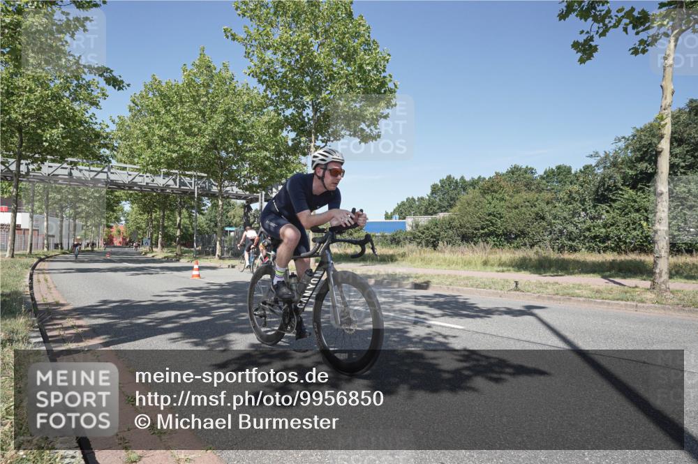 09.08.2026 - GEWOBA Citytriathlon Bremen Michael Burmester http://msf.ph/oto/9956850 09.08.2026 12:53:41 Radfahren 559, 571, 609, 638, 687, 749, 770, 776, 814, 823, 869, 901, 1114 meine-sportfotos.de
