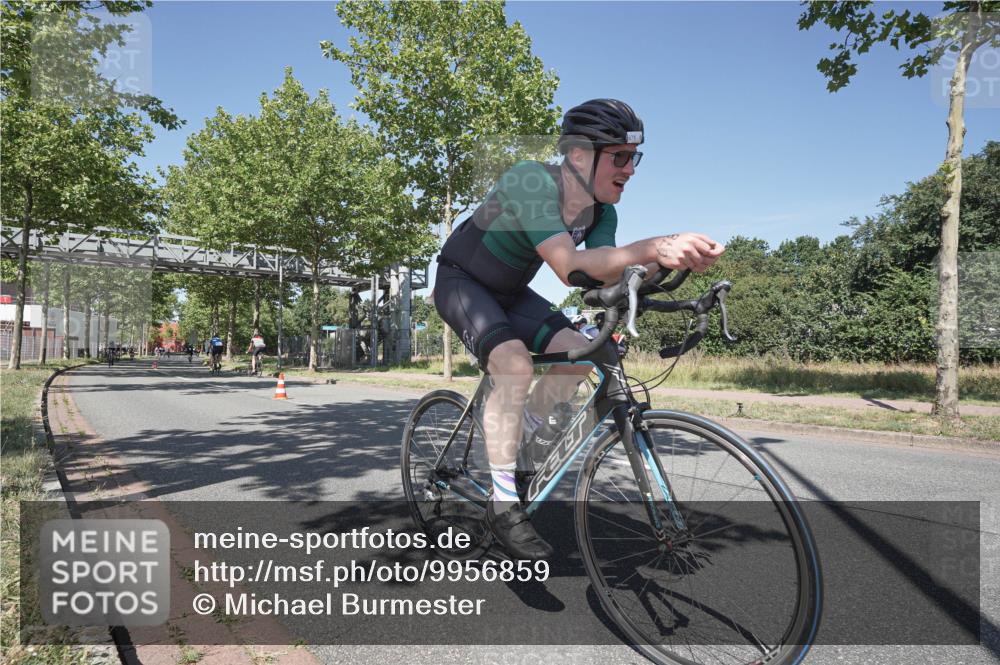 09.08.2026 - GEWOBA Citytriathlon Bremen Michael Burmester http://msf.ph/oto/9956859 09.08.2026 12:53:55 Radfahren 572, 678, 758, 823, 869, 901, 1119, 1124 meine-sportfotos.de