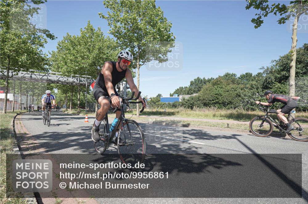 09.08.2026 - GEWOBA Citytriathlon Bremen Michael Burmester http://msf.ph/oto/9956861 09.08.2026 12:54:01 Radfahren 552, 572, 678, 728, 758, 788, 804, 846, 901, 939, 981, 1101, 1119, 1124, 1138 meine-sportfotos.de