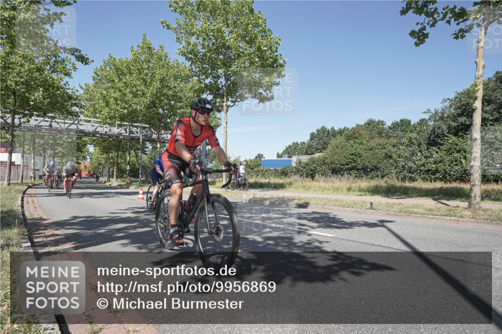 09.08.2026 - GEWOBA Citytriathlon Bremen Michael Burmester http://msf.ph/oto/9956869 09.08.2026 12:54:09 Radfahren 552, 566, 572, 678, 728, 758, 788, 790, 792, 804, 846, 861, 895, 939, 981, 1101, 1119, 1124, 1138 meine-sportfotos.de