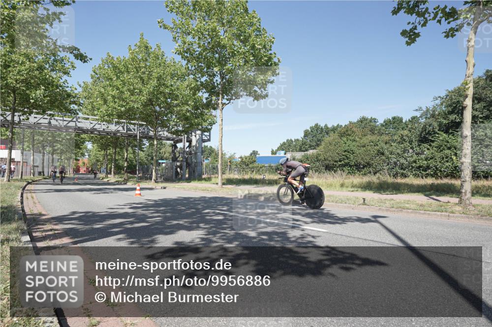 09.08.2026 - GEWOBA Citytriathlon Bremen Michael Burmester http://msf.ph/oto/9956886 09.08.2026 12:54:28 Radfahren 574, 577, 639, 781, 812, 816, 864, 895, 1006, 1127 meine-sportfotos.de