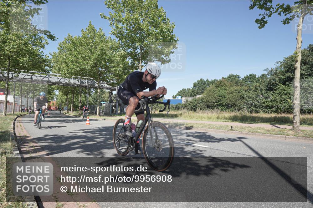 09.08.2026 - GEWOBA Citytriathlon Bremen Michael Burmester http://msf.ph/oto/9956908 09.08.2026 12:55:06 Radfahren 565, 568, 743, 745, 839, 911, 970 meine-sportfotos.de