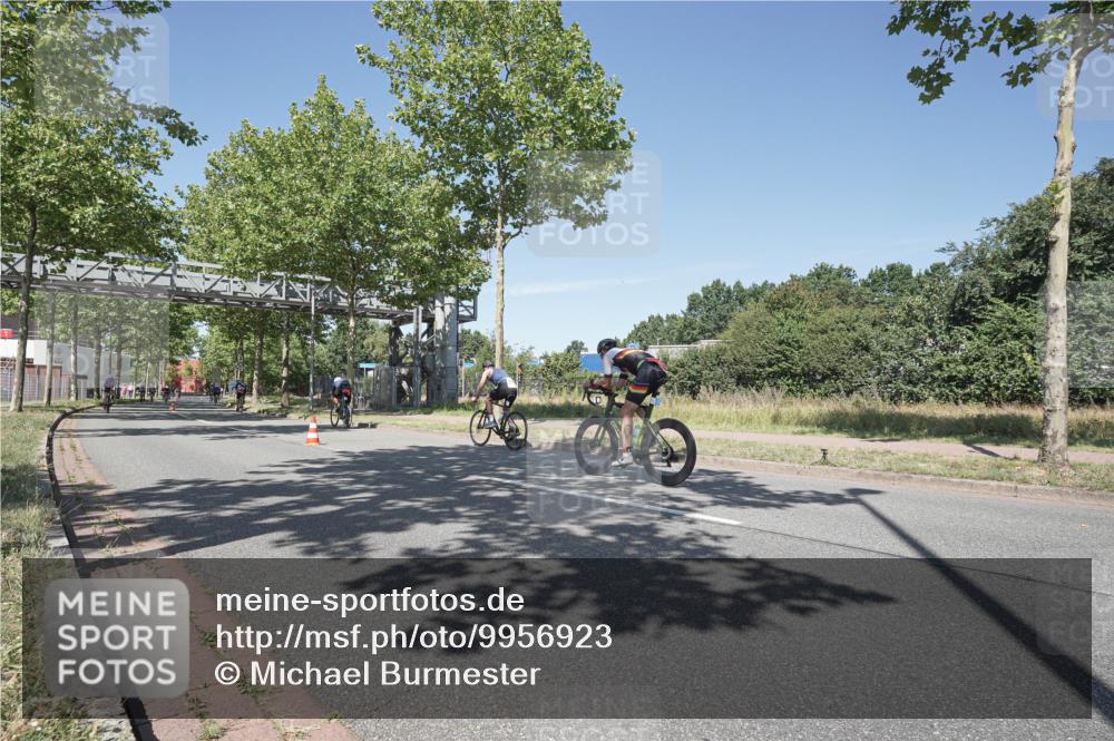 09.08.2026 - GEWOBA Citytriathlon Bremen Michael Burmester http://msf.ph/oto/9956923 09.08.2026 12:55:24 Radfahren 705, 743, 789, 918, 930, 960, 1111, 1147 meine-sportfotos.de