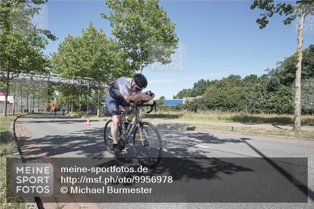 09.08.2026 - GEWOBA Citytriathlon Bremen Michael Burmester http://msf.ph/oto/9956978 09.08.2026 12:56:43 Radfahren 727, 761, 762, 774, 840, 848, 871, 902 meine-sportfotos.de
