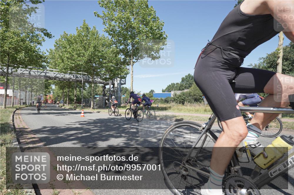 09.08.2026 - GEWOBA Citytriathlon Bremen Michael Burmester http://msf.ph/oto/9957001 09.08.2026 12:57:15 Radfahren 586, 696, 766, 806, 838, 844, 886, 896, 972, 1109 meine-sportfotos.de