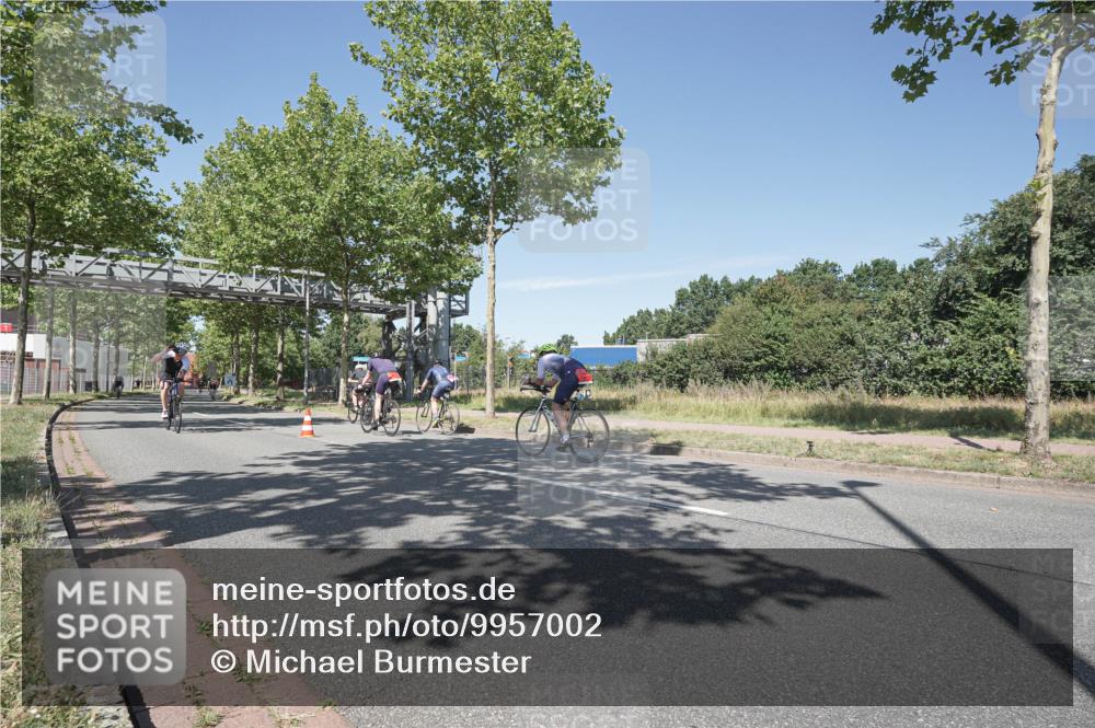 09.08.2026 - GEWOBA Citytriathlon Bremen Michael Burmester http://msf.ph/oto/9957002 09.08.2026 12:57:16 Radfahren 586, 696, 766, 806, 838, 844, 886, 896, 972, 1109 meine-sportfotos.de