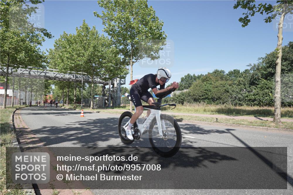 09.08.2026 - GEWOBA Citytriathlon Bremen Michael Burmester http://msf.ph/oto/9957008 09.08.2026 12:57:22 Radfahren 586, 603, 702, 806, 834, 838, 858, 886, 972, 982 meine-sportfotos.de