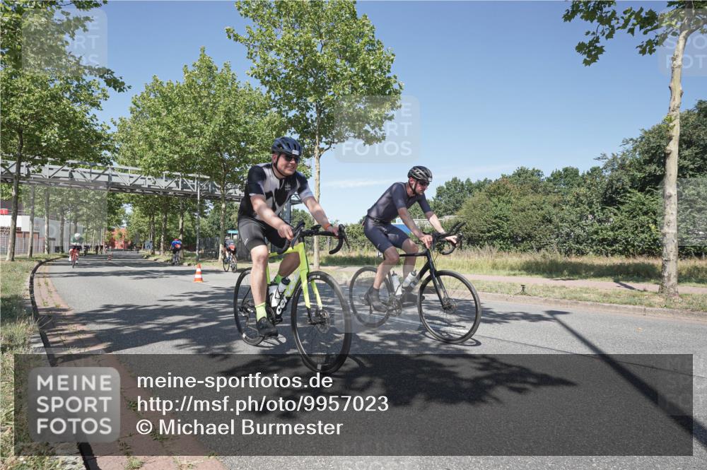 09.08.2026 - GEWOBA Citytriathlon Bremen Michael Burmester http://msf.ph/oto/9957023 09.08.2026 12:57:45 Radfahren 627, 701, 707, 711, 888, 919, 1136, 1153 meine-sportfotos.de