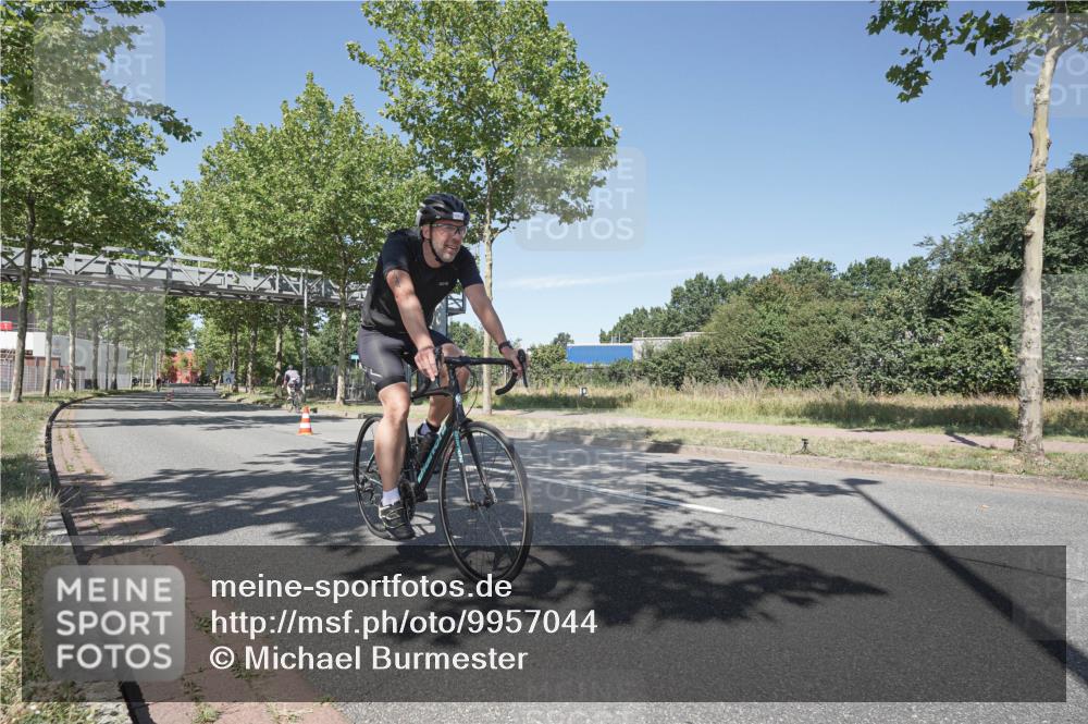 09.08.2026 - GEWOBA Citytriathlon Bremen Michael Burmester http://msf.ph/oto/9957044 09.08.2026 12:58:19 Radfahren 578, 651, 796, 798, 976, 1154 meine-sportfotos.de