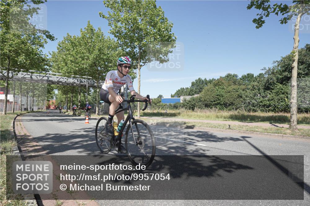 09.08.2026 - GEWOBA Citytriathlon Bremen Michael Burmester http://msf.ph/oto/9957054 09.08.2026 12:58:38 Radfahren 876, 953, 968, 1132 meine-sportfotos.de