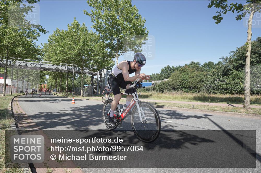 09.08.2026 - GEWOBA Citytriathlon Bremen Michael Burmester http://msf.ph/oto/9957064 09.08.2026 12:59:07 Radfahren 588, 626, 656, 672, 732, 1148 meine-sportfotos.de