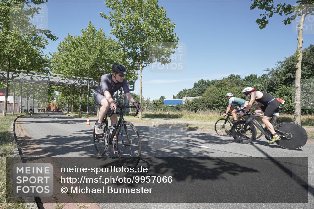 09.08.2026 - GEWOBA Citytriathlon Bremen Michael Burmester http://msf.ph/oto/9957066 09.08.2026 12:59:11 Radfahren 588, 656, 672, 732, 1115 meine-sportfotos.de