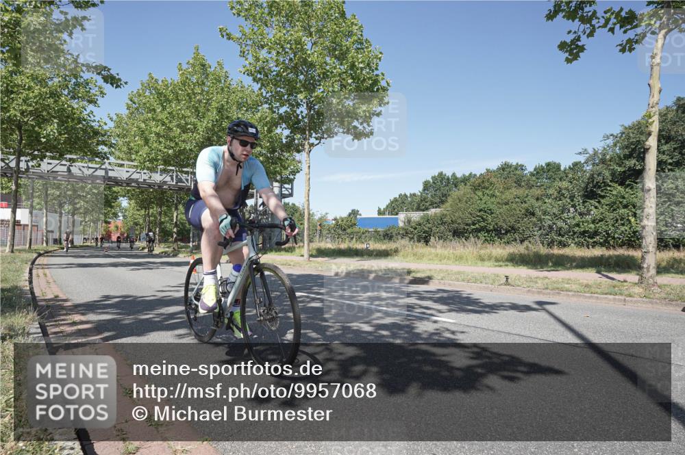 09.08.2026 - GEWOBA Citytriathlon Bremen Michael Burmester http://msf.ph/oto/9957068 09.08.2026 12:59:16 Radfahren 588, 656, 672, 693, 732, 1115 meine-sportfotos.de