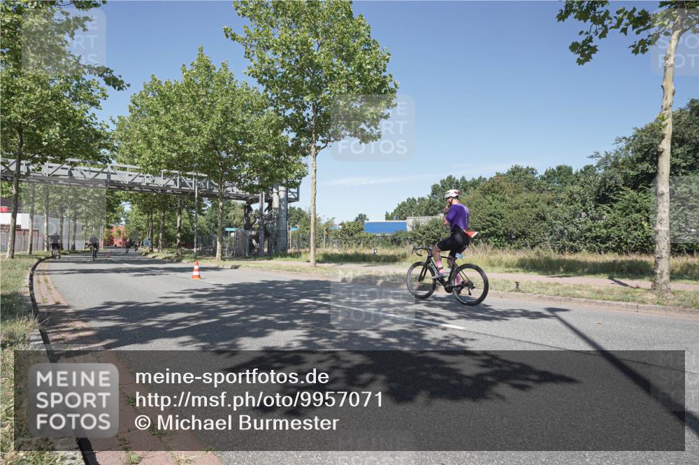 09.08.2026 - GEWOBA Citytriathlon Bremen Michael Burmester http://msf.ph/oto/9957071 09.08.2026 12:59:21 Radfahren 588, 635, 672, 693, 732, 805, 1115 meine-sportfotos.de