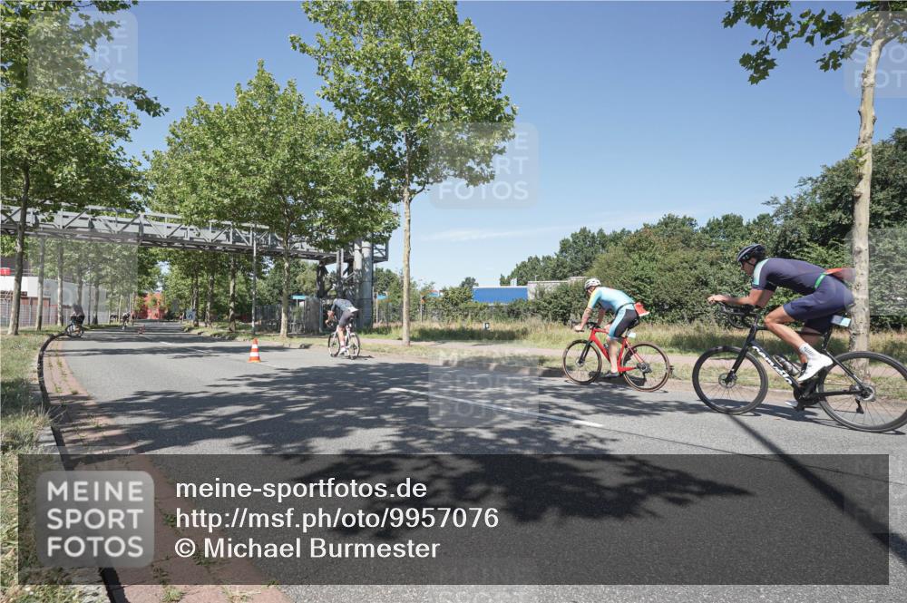 09.08.2026 - GEWOBA Citytriathlon Bremen Michael Burmester http://msf.ph/oto/9957076 09.08.2026 12:59:33 Radfahren 635, 658, 693, 712, 805, 817 meine-sportfotos.de
