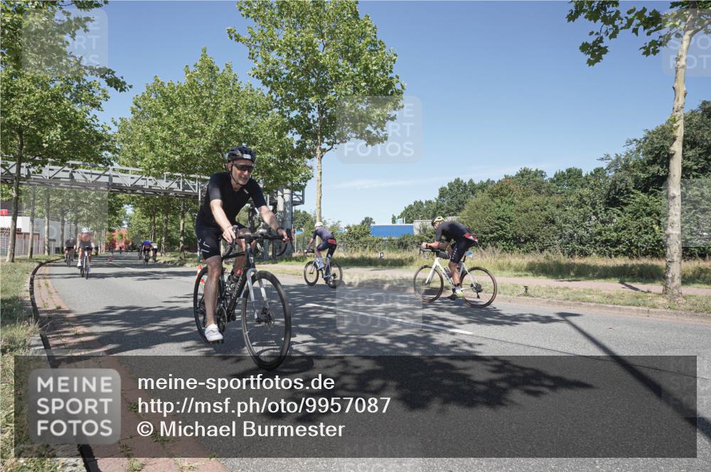 09.08.2026 - GEWOBA Citytriathlon Bremen Michael Burmester http://msf.ph/oto/9957087 09.08.2026 12:59:49 Radfahren 543, 712, 800, 817, 923, 942, 951, 956 meine-sportfotos.de