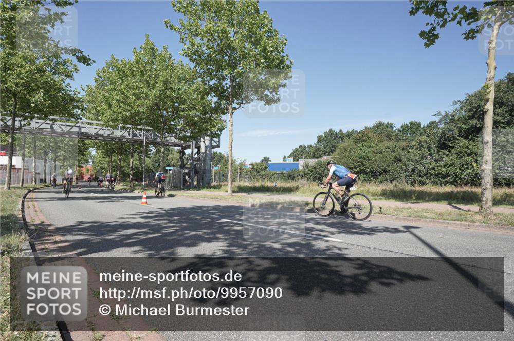 09.08.2026 - GEWOBA Citytriathlon Bremen Michael Burmester http://msf.ph/oto/9957090 09.08.2026 12:59:52 Radfahren 543, 771, 800, 817, 923, 942, 951, 956, 1159 meine-sportfotos.de