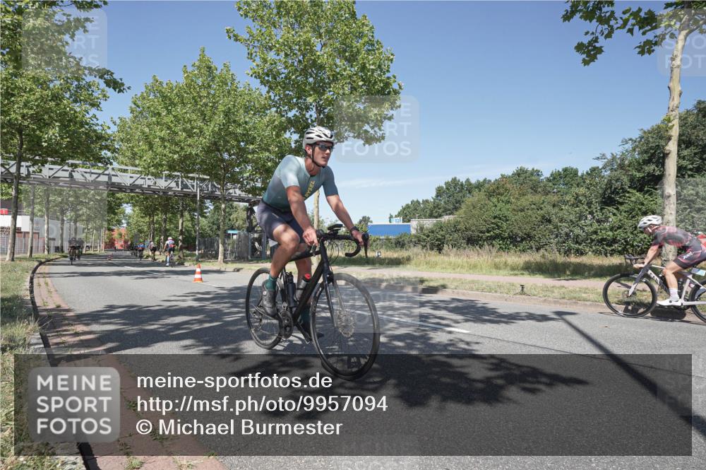 09.08.2026 - GEWOBA Citytriathlon Bremen Michael Burmester http://msf.ph/oto/9957094 09.08.2026 12:59:56 Radfahren 543, 771, 800, 849, 923, 942, 951, 956, 1159 meine-sportfotos.de