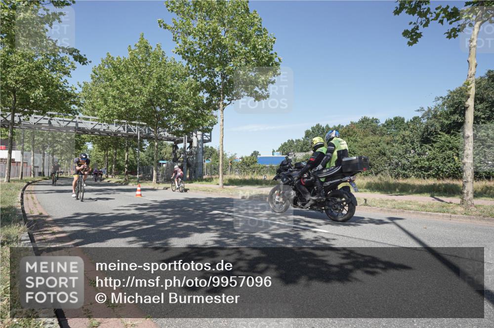 09.08.2026 - GEWOBA Citytriathlon Bremen Michael Burmester http://msf.ph/oto/9957096 09.08.2026 12:59:57 Radfahren 543, 771, 800, 849, 923, 942, 951, 956, 1159 meine-sportfotos.de