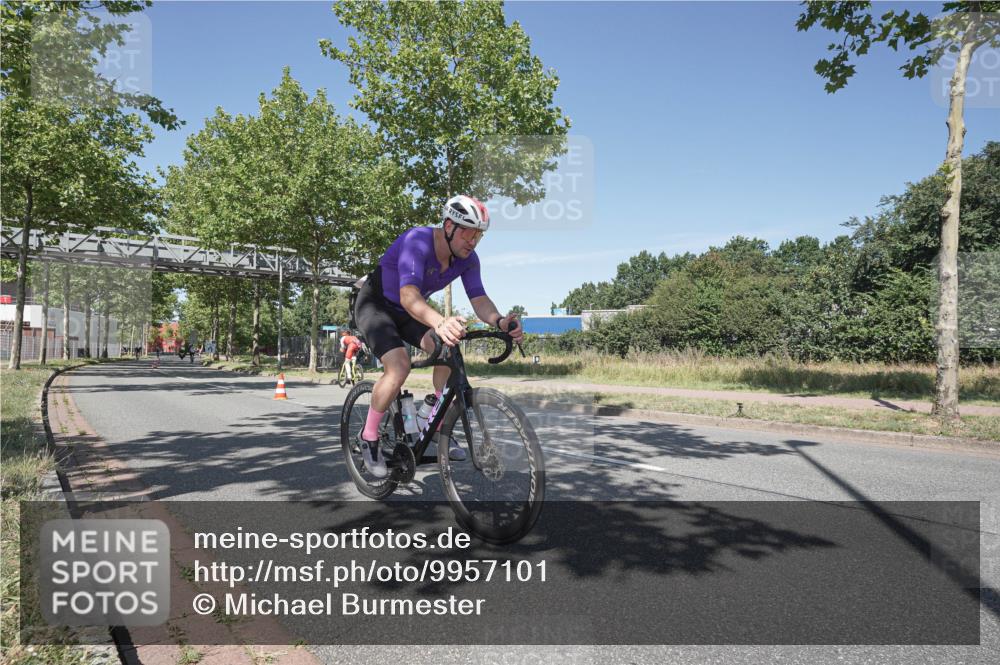 09.08.2026 - GEWOBA Citytriathlon Bremen Michael Burmester http://msf.ph/oto/9957101 09.08.2026 13:00:07 Radfahren 543, 674, 771, 849, 1159 meine-sportfotos.de