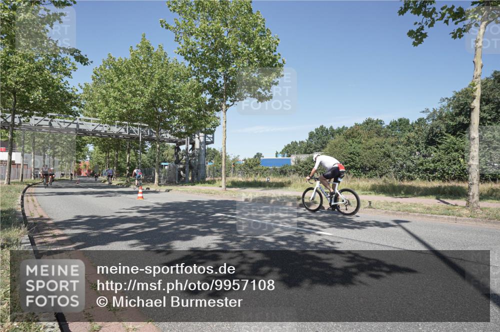 09.08.2026 - GEWOBA Citytriathlon Bremen Michael Burmester http://msf.ph/oto/9957108 09.08.2026 13:00:18 Radfahren 660, 661, 674, 753, 1010, 1128 meine-sportfotos.de