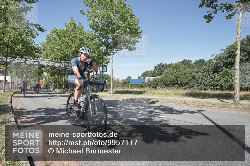 09.08.2026 - GEWOBA Citytriathlon Bremen Michael Burmester http://msf.ph/oto/9957117 09.08.2026 13:00:33 Radfahren 621, 633, 649, 661, 700, 720, 753, 870, 915, 940, 1010, 1104, 1123 meine-sportfotos.de