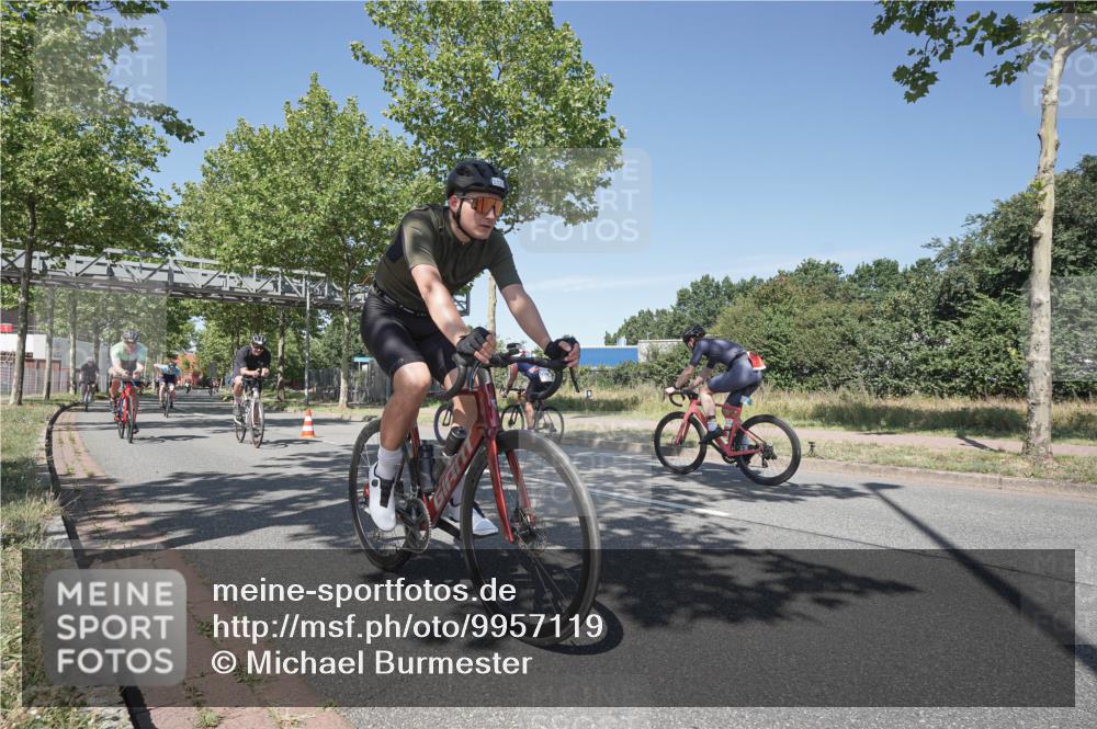 09.08.2026 - GEWOBA Citytriathlon Bremen Michael Burmester http://msf.ph/oto/9957119 09.08.2026 13:00:34 Radfahren 621, 633, 649, 661, 700, 720, 870, 915, 940, 989, 1010, 1104, 1123 meine-sportfotos.de