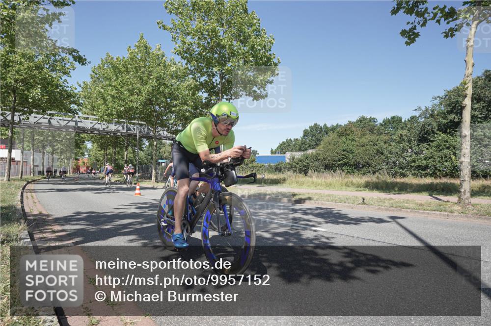 09.08.2026 - GEWOBA Citytriathlon Bremen Michael Burmester http://msf.ph/oto/9957152 09.08.2026 13:01:19 Radfahren 551, 556, 558, 643, 666, 714, 782, 797, 801, 854, 878, 1140 meine-sportfotos.de