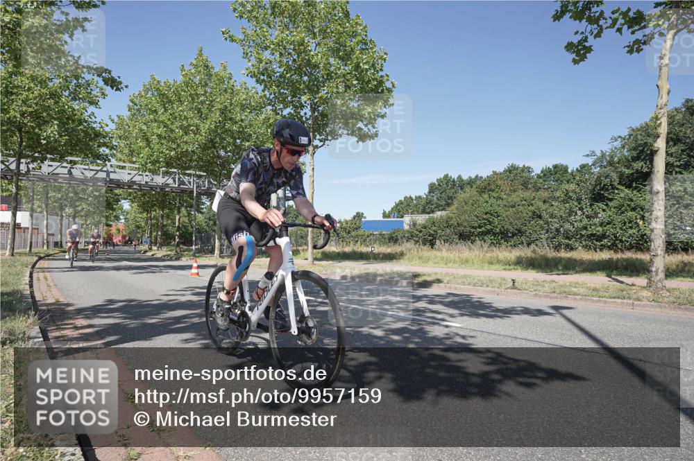 09.08.2026 - GEWOBA Citytriathlon Bremen Michael Burmester http://msf.ph/oto/9957159 09.08.2026 13:01:30 Radfahren 551, 556, 631, 666, 669, 690, 714, 775, 801, 854, 859, 862, 878, 991, 1140 meine-sportfotos.de