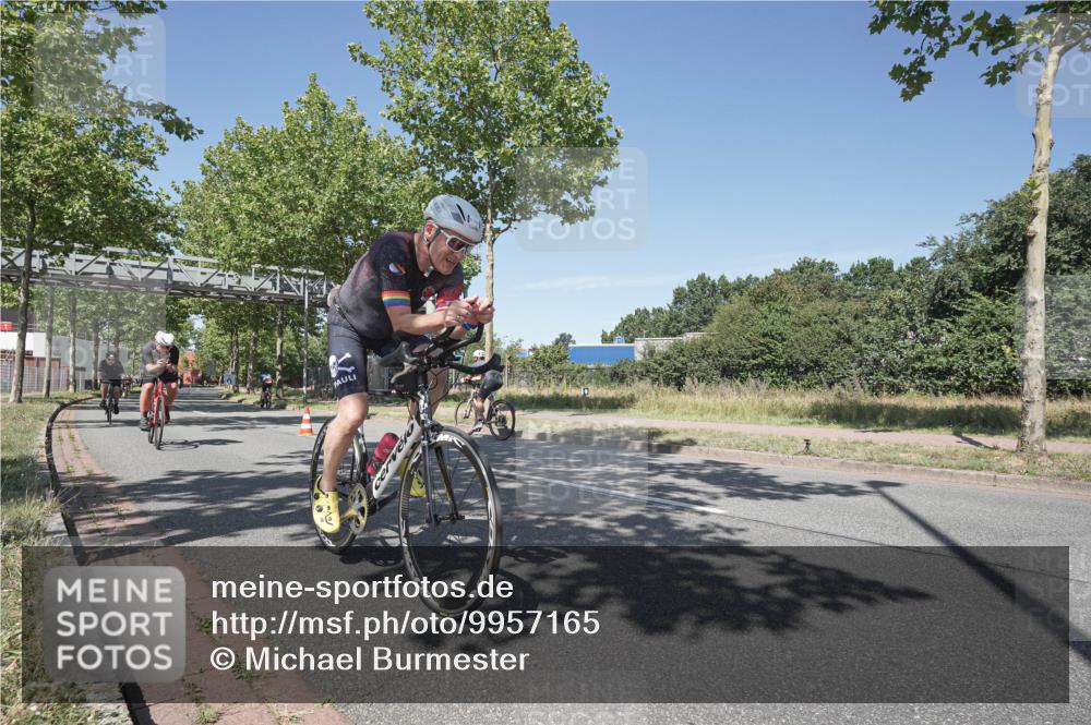 09.08.2026 - GEWOBA Citytriathlon Bremen Michael Burmester http://msf.ph/oto/9957165 09.08.2026 13:01:38 Radfahren 587, 631, 669, 690, 729, 746, 775, 859, 862, 878, 991, 1014, 1120 meine-sportfotos.de