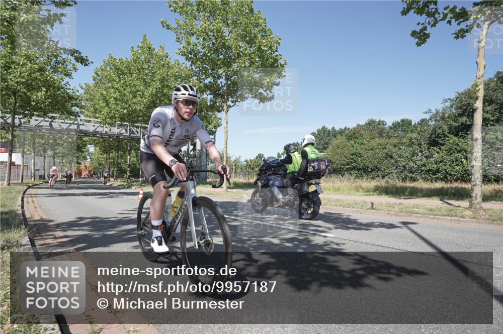 09.08.2026 - GEWOBA Citytriathlon Bremen Michael Burmester http://msf.ph/oto/9957187 09.08.2026 13:02:00 Radfahren 546, 610, 731, 764, 813, 887, 889, 957, 1125 meine-sportfotos.de