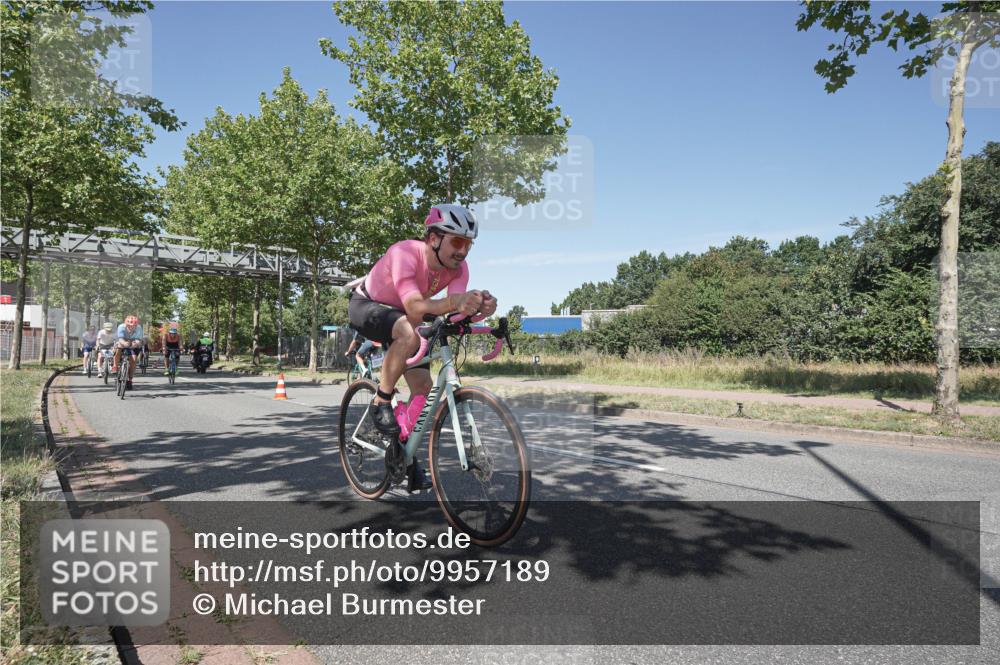 09.08.2026 - GEWOBA Citytriathlon Bremen Michael Burmester http://msf.ph/oto/9957189 09.08.2026 13:02:02 Radfahren 546, 610, 629, 731, 764, 813, 887, 889, 957, 1125 meine-sportfotos.de