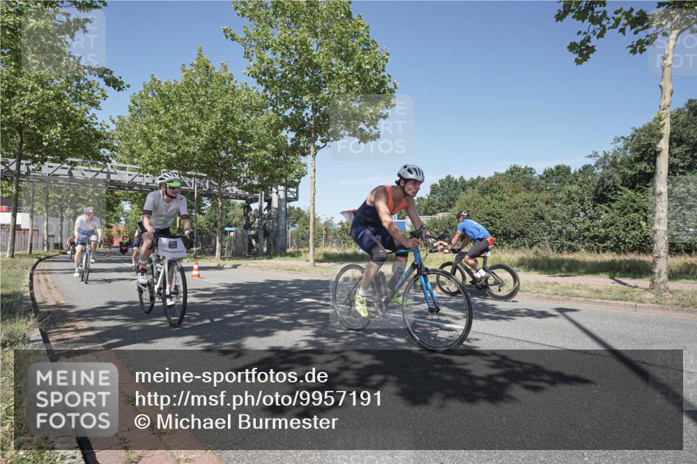 09.08.2026 - GEWOBA Citytriathlon Bremen Michael Burmester http://msf.ph/oto/9957191 09.08.2026 13:02:03 Radfahren 546, 610, 629, 731, 813, 887, 889, 957, 1125 meine-sportfotos.de
