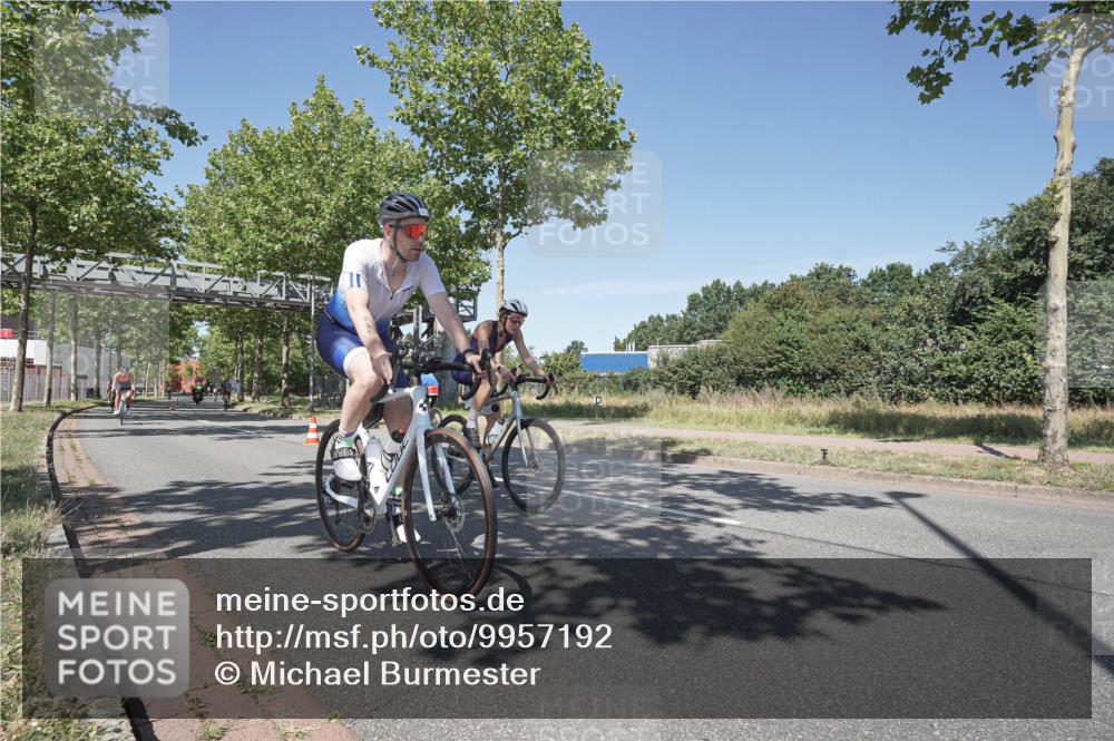09.08.2026 - GEWOBA Citytriathlon Bremen Michael Burmester http://msf.ph/oto/9957192 09.08.2026 13:02:04 Radfahren 546, 610, 629, 731, 813, 887, 889, 890, 957, 1125 meine-sportfotos.de