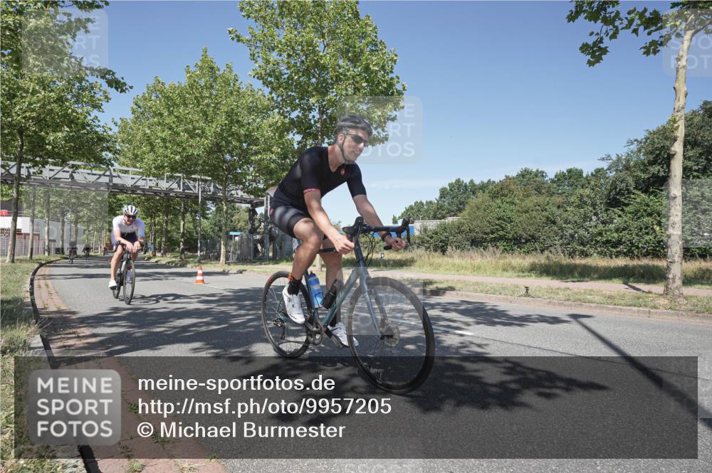 09.08.2026 - GEWOBA Citytriathlon Bremen Michael Burmester http://msf.ph/oto/9957205 09.08.2026 13:02:28 Radfahren 614, 632, 676, 723, 791, 873, 966, 1007, 1011, 1020 meine-sportfotos.de