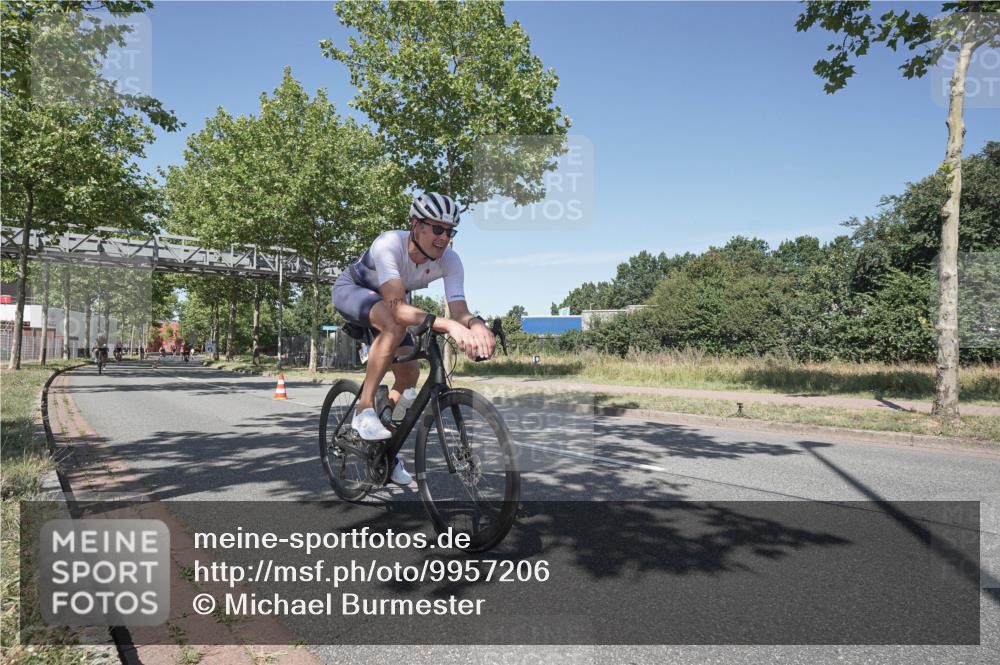 09.08.2026 - GEWOBA Citytriathlon Bremen Michael Burmester http://msf.ph/oto/9957206 09.08.2026 13:02:29 Radfahren 607, 614, 632, 676, 723, 791, 873, 966, 1007, 1011, 1020 meine-sportfotos.de