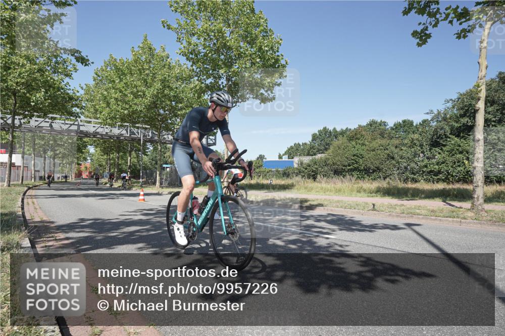 09.08.2026 - GEWOBA Citytriathlon Bremen Michael Burmester http://msf.ph/oto/9957226 09.08.2026 13:02:50 Radfahren 549, 597, 654, 681, 691 meine-sportfotos.de