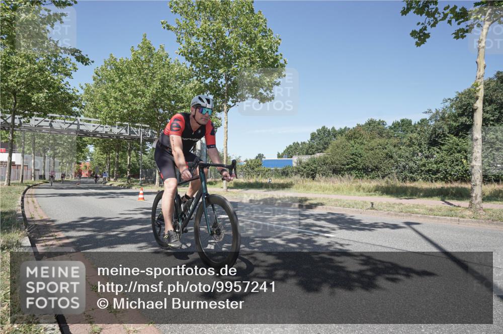 09.08.2026 - GEWOBA Citytriathlon Bremen Michael Burmester http://msf.ph/oto/9957241 09.08.2026 13:03:15 Radfahren 703, 768, 779, 898, 985, 1102 meine-sportfotos.de