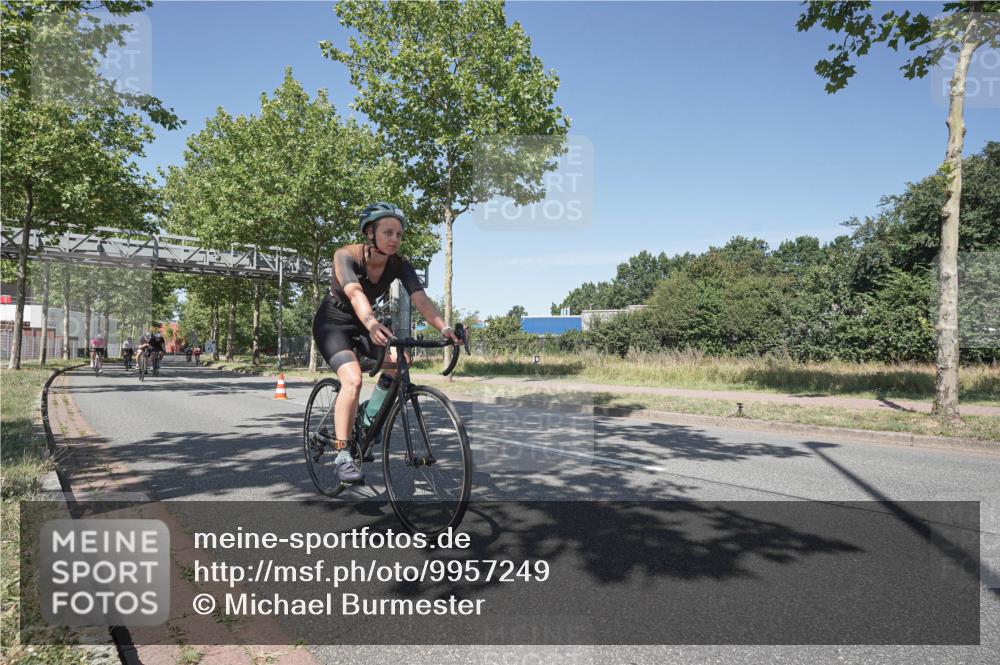 09.08.2026 - GEWOBA Citytriathlon Bremen Michael Burmester http://msf.ph/oto/9957249 09.08.2026 13:03:28 Radfahren 591, 616, 703, 735, 768, 885, 945, 985, 1106 meine-sportfotos.de