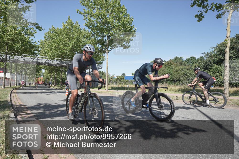 09.08.2026 - GEWOBA Citytriathlon Bremen Michael Burmester http://msf.ph/oto/9957266 09.08.2026 13:03:48 Radfahren 575, 646, 698, 721, 769, 793, 828, 835, 891, 974, 1122, 1157 meine-sportfotos.de