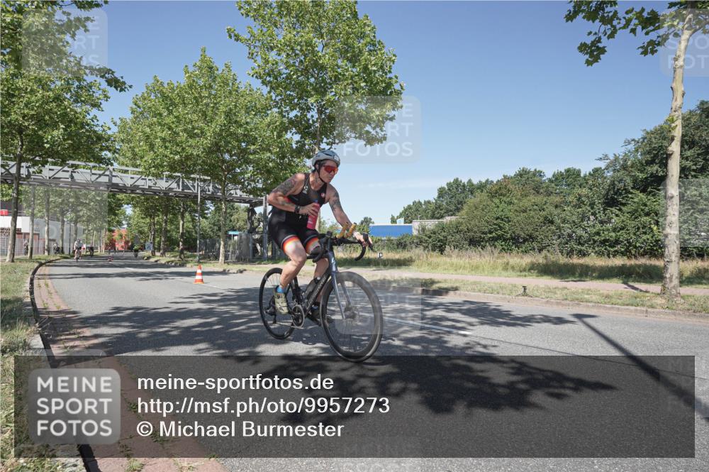 09.08.2026 - GEWOBA Citytriathlon Bremen Michael Burmester http://msf.ph/oto/9957273 09.08.2026 13:04:05 Radfahren 662, 828, 842, 853, 996, 1001, 1108 meine-sportfotos.de