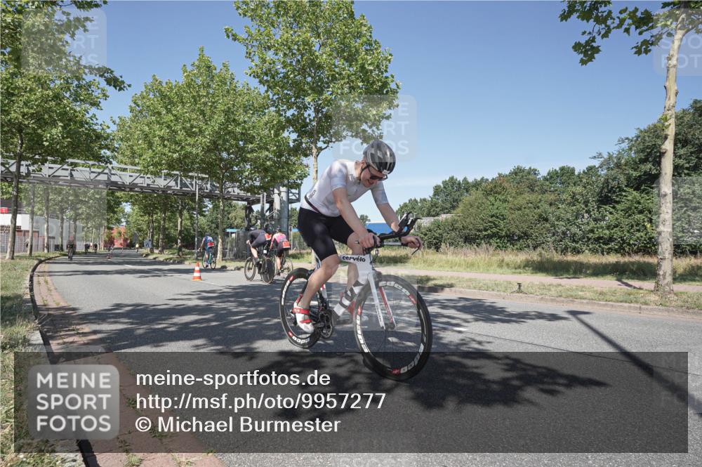 09.08.2026 - GEWOBA Citytriathlon Bremen Michael Burmester http://msf.ph/oto/9957277 09.08.2026 13:04:08 Radfahren 662, 842, 853, 883, 955, 996, 1001, 1108 meine-sportfotos.de