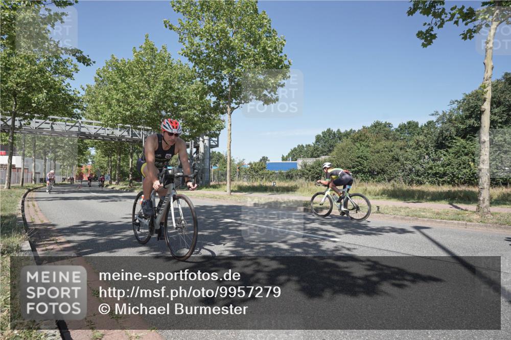 09.08.2026 - GEWOBA Citytriathlon Bremen Michael Burmester http://msf.ph/oto/9957279 09.08.2026 13:04:11 Radfahren 662, 853, 883, 941, 955, 996, 1001, 1108 meine-sportfotos.de