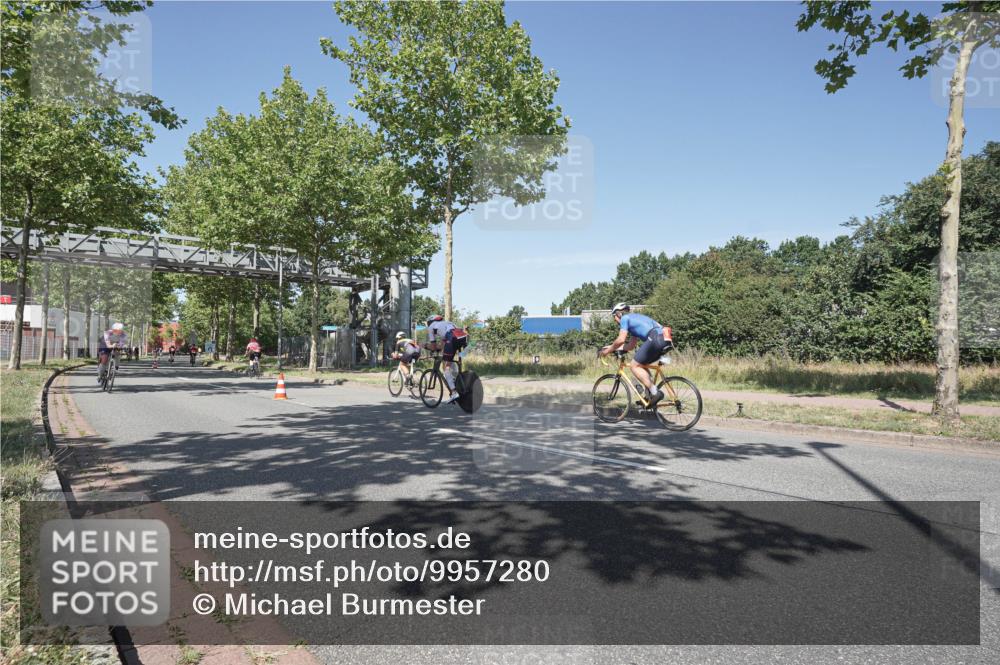 09.08.2026 - GEWOBA Citytriathlon Bremen Michael Burmester http://msf.ph/oto/9957280 09.08.2026 13:04:12 Radfahren 662, 853, 883, 941, 955, 1001, 1108 meine-sportfotos.de