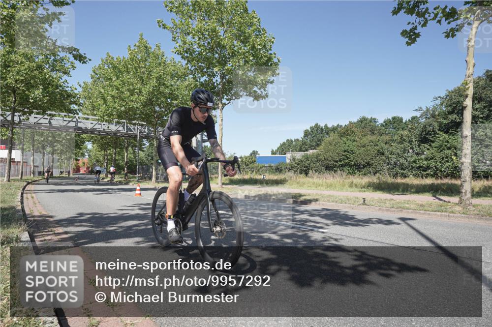 09.08.2026 - GEWOBA Citytriathlon Bremen Michael Burmester http://msf.ph/oto/9957292 09.08.2026 13:04:34 Radfahren 112, 569, 630, 692, 697, 881, 936, 962, 997, 1002, 1152 meine-sportfotos.de