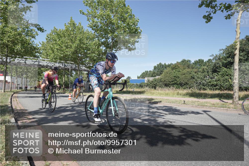09.08.2026 - GEWOBA Citytriathlon Bremen Michael Burmester http://msf.ph/oto/9957301 09.08.2026 13:04:59 Radfahren 652, 738, 747, 773, 777, 856, 908, 917, 922 meine-sportfotos.de