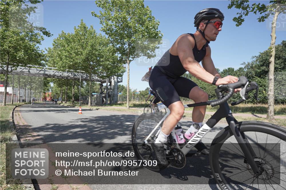 09.08.2026 - GEWOBA Citytriathlon Bremen Michael Burmester http://msf.ph/oto/9957309 09.08.2026 13:05:08 Radfahren 652, 747, 777, 818, 917, 922, 1139 meine-sportfotos.de