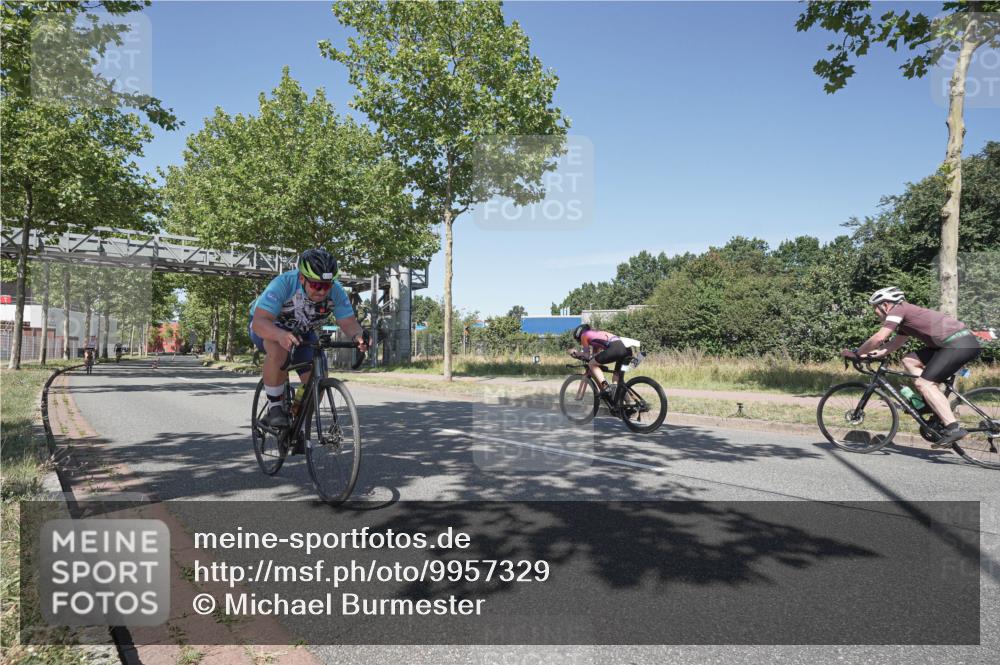 09.08.2026 - GEWOBA Citytriathlon Bremen Michael Burmester http://msf.ph/oto/9957329 09.08.2026 13:05:50 Radfahren 561, 593, 618, 913, 958, 1116, 1145 meine-sportfotos.de