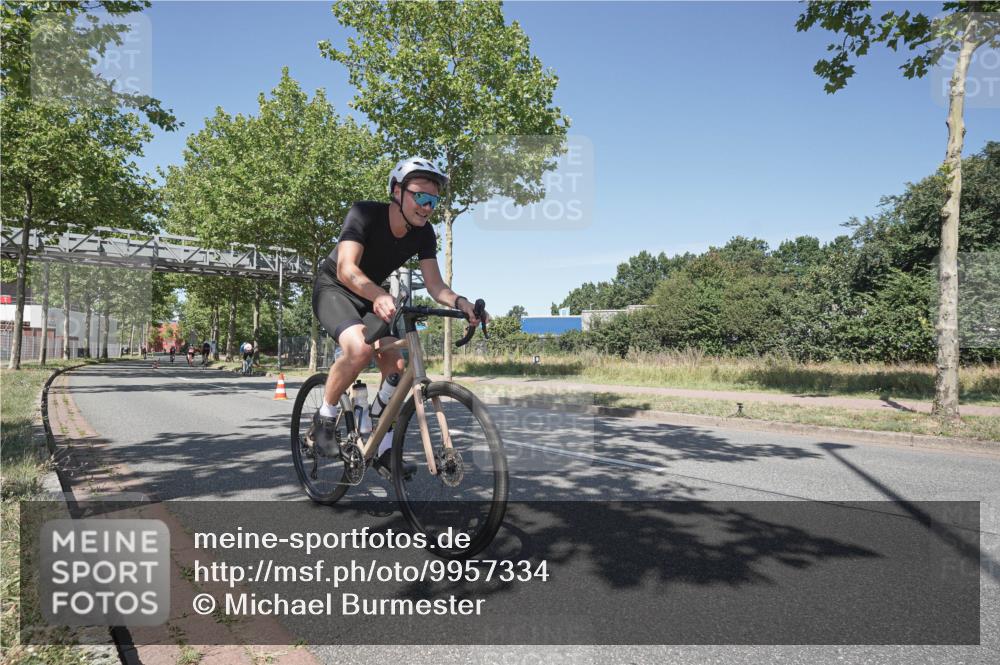 09.08.2026 - GEWOBA Citytriathlon Bremen Michael Burmester http://msf.ph/oto/9957334 09.08.2026 13:05:56 Radfahren 561, 593, 618, 913, 969, 1116, 1145 meine-sportfotos.de